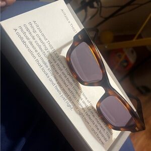 Aritzia x TNA Tortoise Shell Sunglasses
